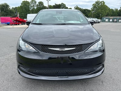 2026 Chrysler Voyager VOYAGER LX