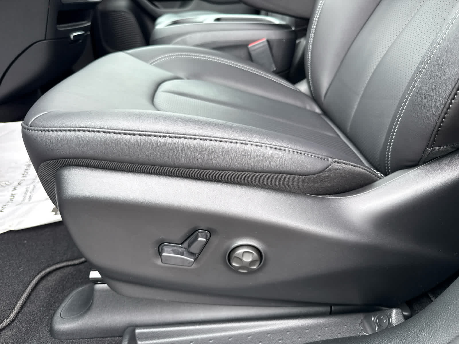 2026 Chrysler Voyager VOYAGER LX