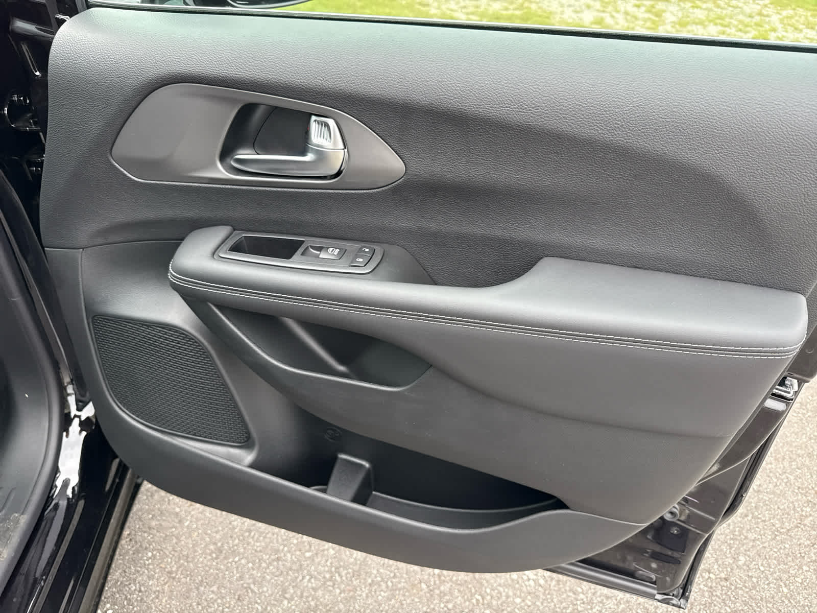 2026 Chrysler Voyager VOYAGER LX