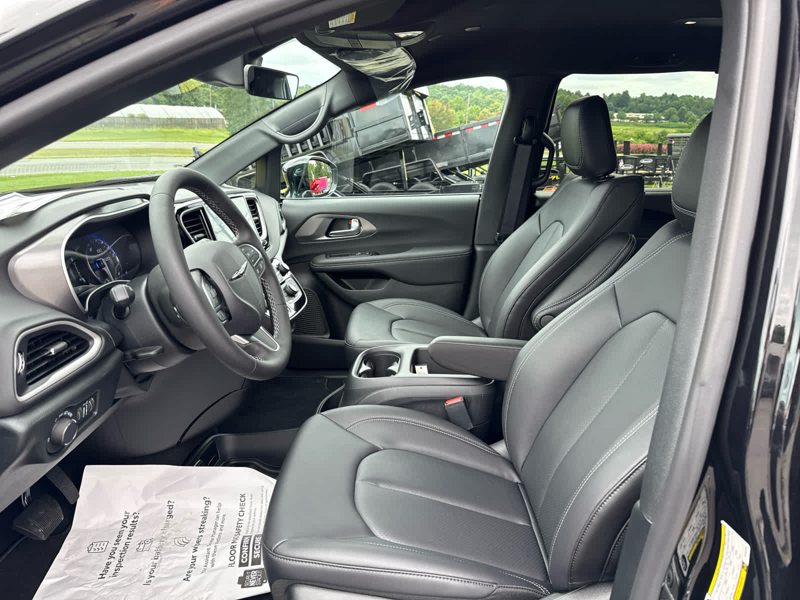 2026 Chrysler Voyager VOYAGER LX