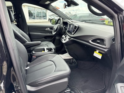 2026 Chrysler Voyager VOYAGER LX