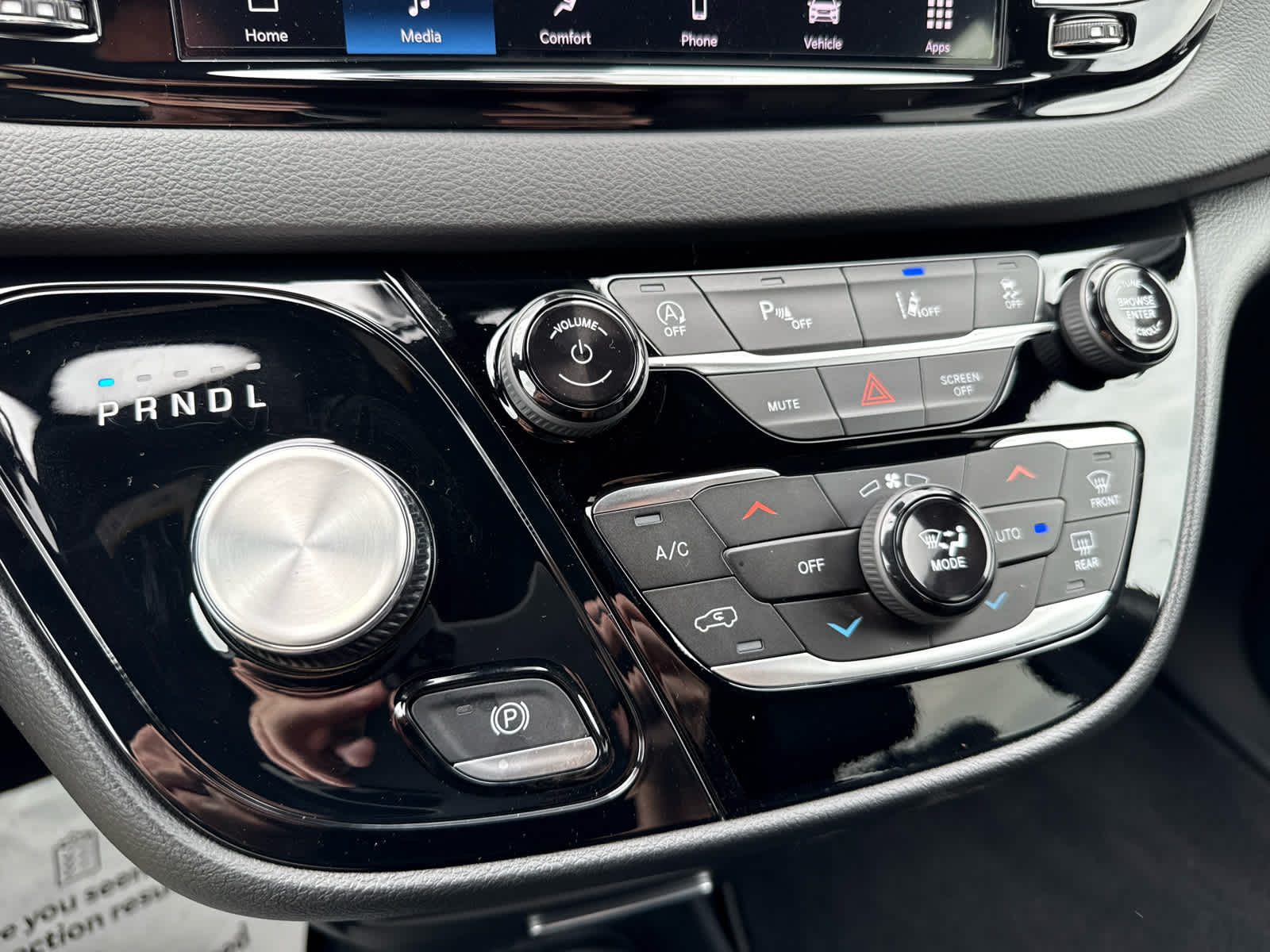 2026 Chrysler Voyager VOYAGER LX