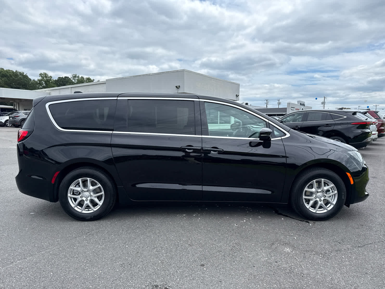 2026 Chrysler Voyager VOYAGER LX