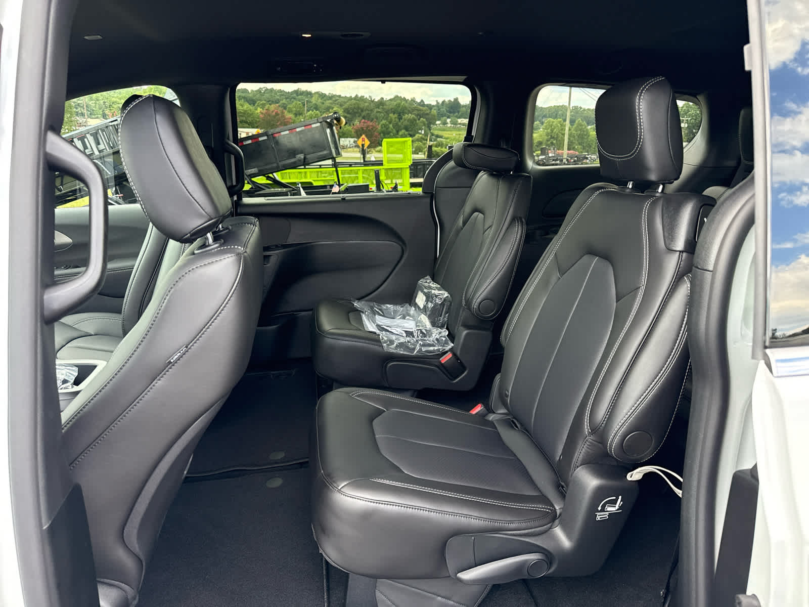 2026 Chrysler Voyager VOYAGER LX