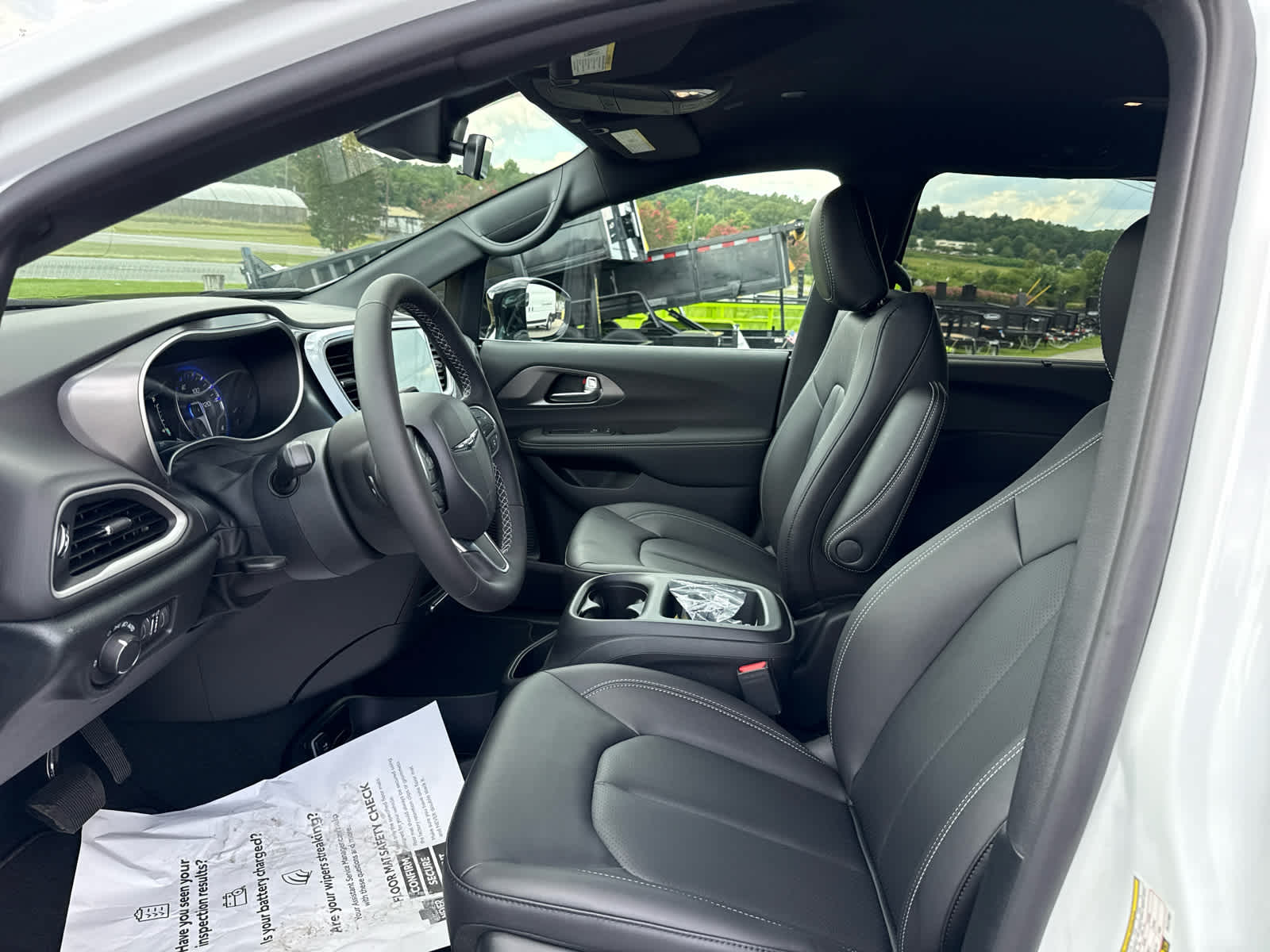 2026 Chrysler Voyager VOYAGER LX