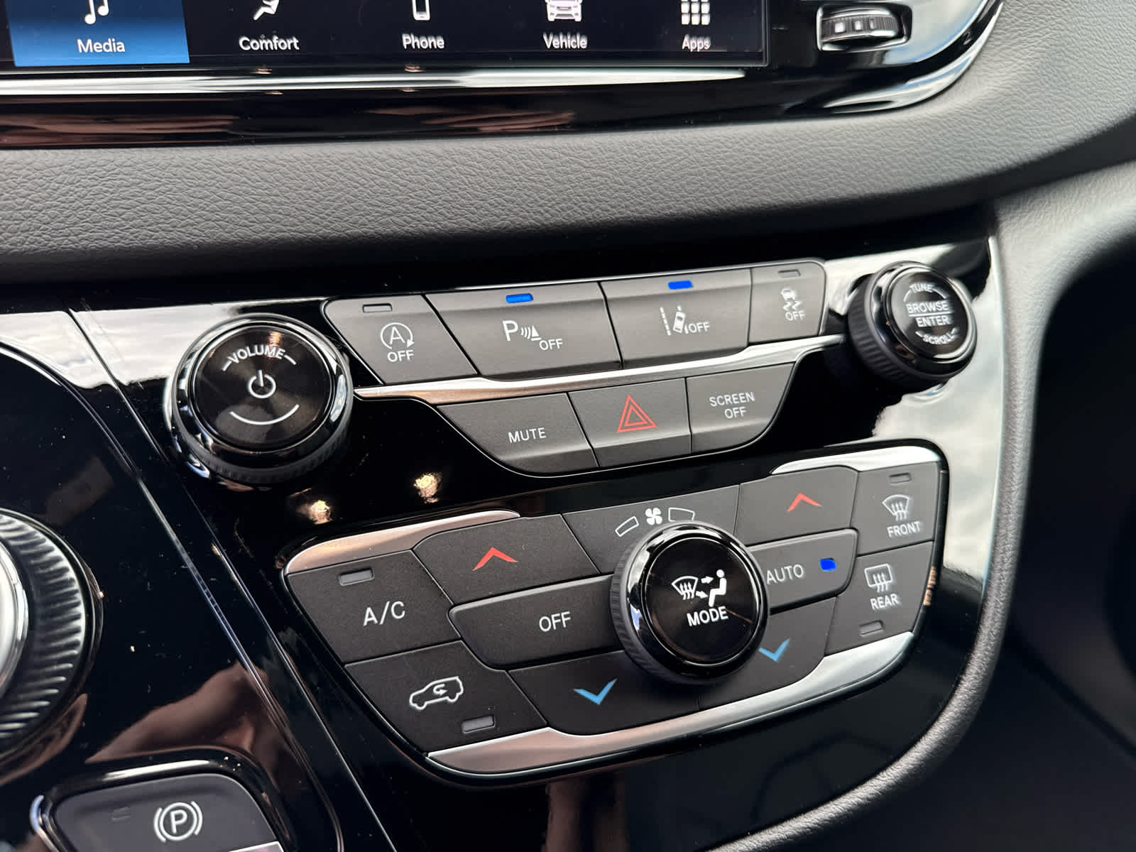 2026 Chrysler Voyager VOYAGER LX