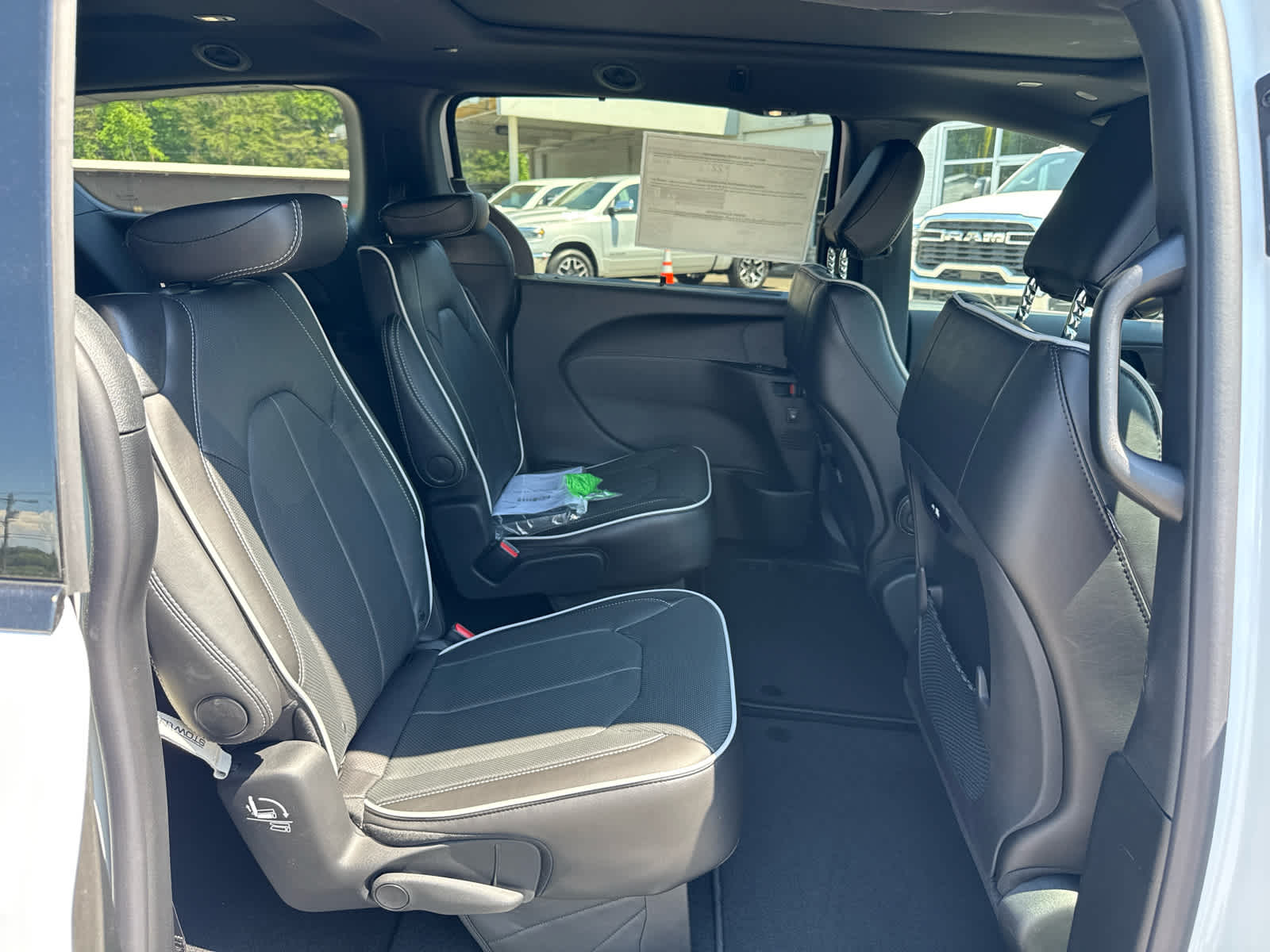 2027 Chrysler Pacifica PACIFICA LIMITED