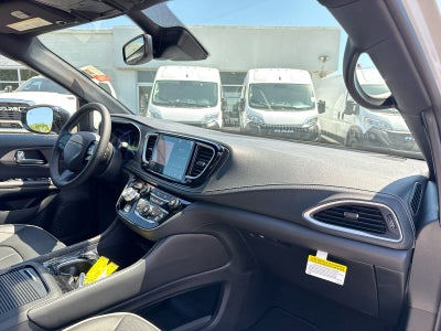 2027 Chrysler Pacifica PACIFICA LIMITED