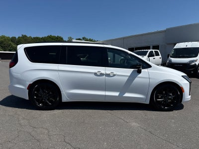 2027 Chrysler Pacifica PACIFICA LIMITED