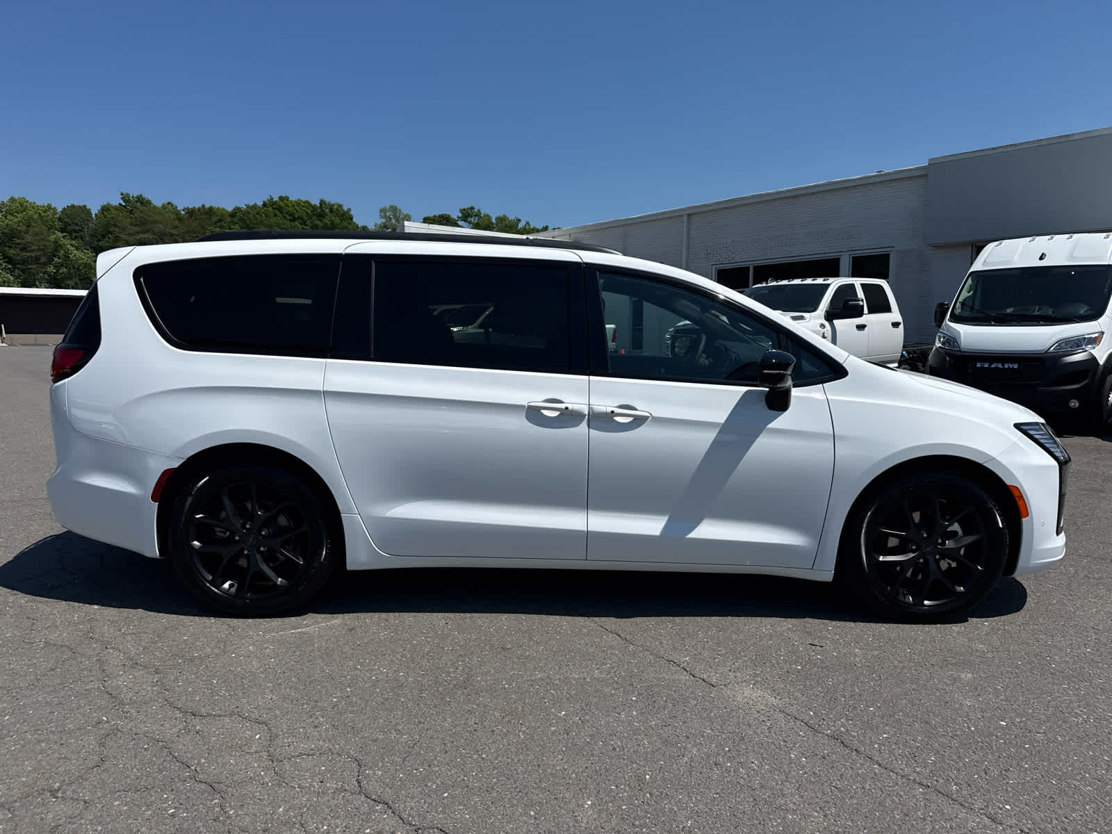 2027 Chrysler Pacifica PACIFICA LIMITED