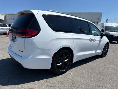 2027 Chrysler Pacifica PACIFICA LIMITED