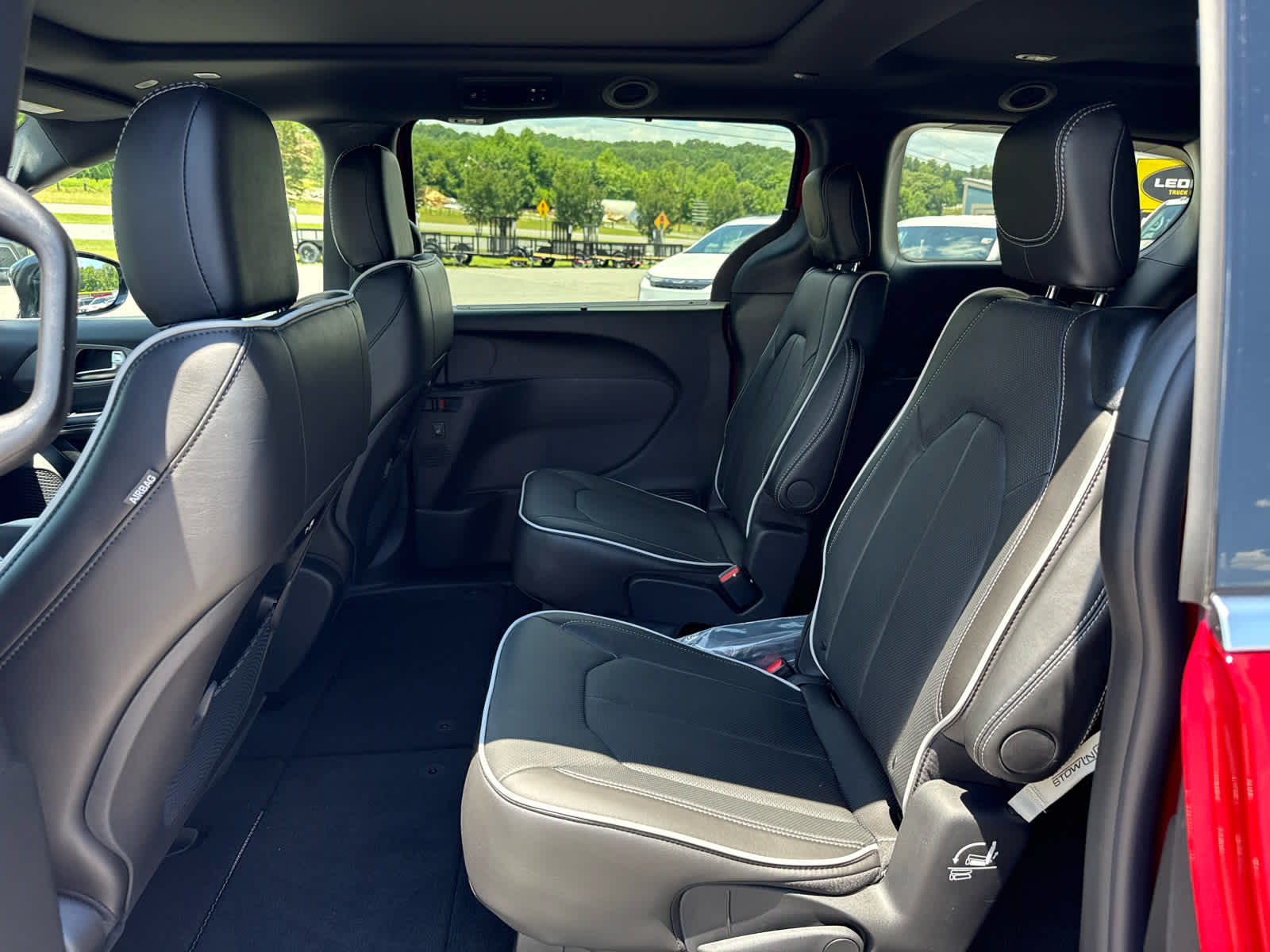 2027 Chrysler Pacifica PACIFICA LIMITED