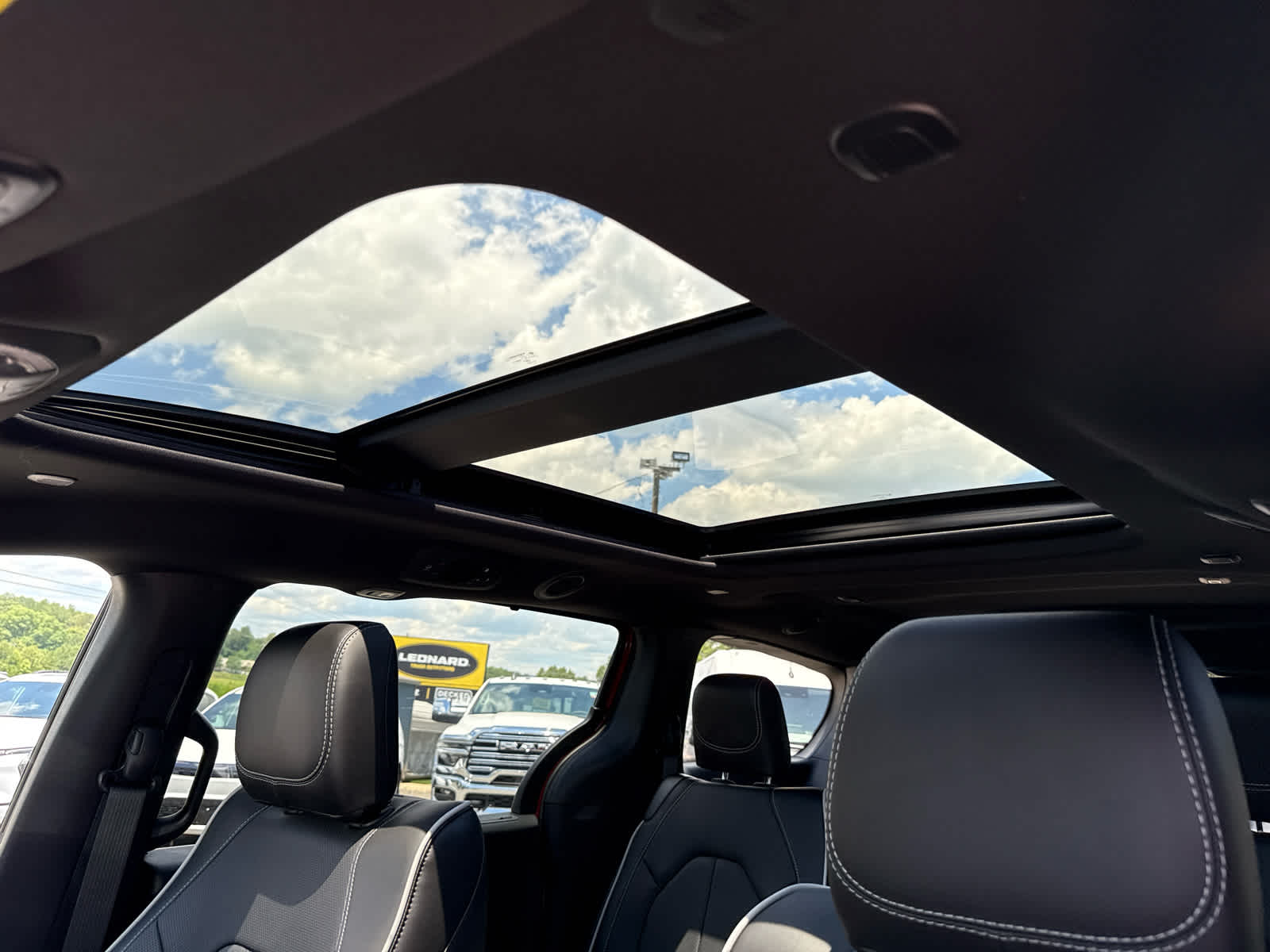 2027 Chrysler Pacifica PACIFICA LIMITED