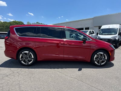2027 Chrysler Pacifica PACIFICA LIMITED