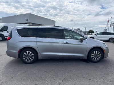 2021 Chrysler Pacifica Hybrid Touring L