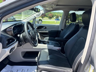 2022 Chrysler Pacifica Limited AWD