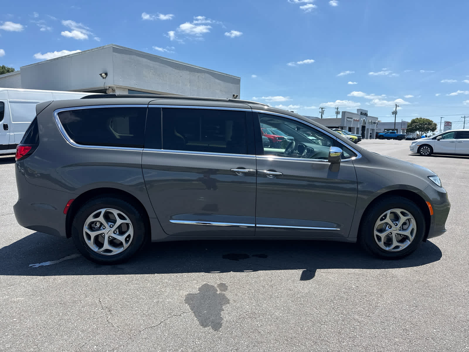2022 Chrysler Pacifica Limited AWD