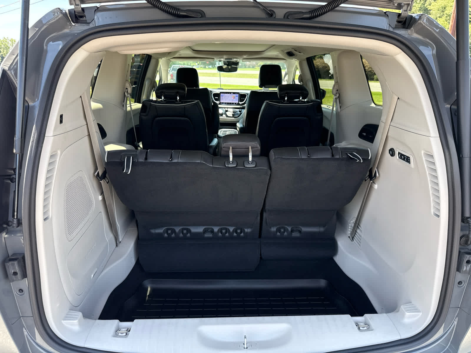 2022 Chrysler Pacifica Limited AWD