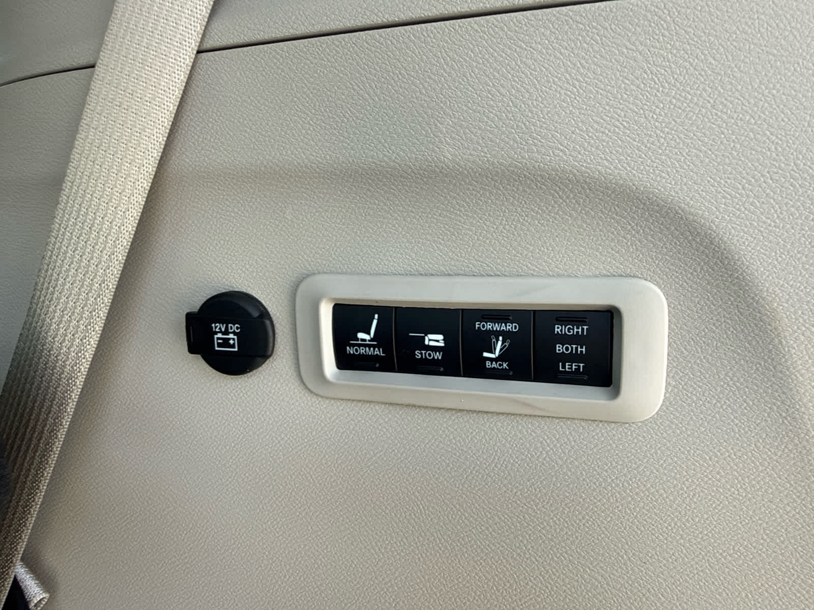 2022 Chrysler Pacifica Limited AWD