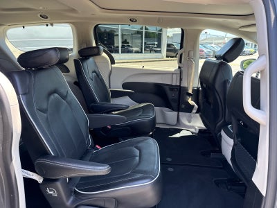 2022 Chrysler Pacifica Limited AWD