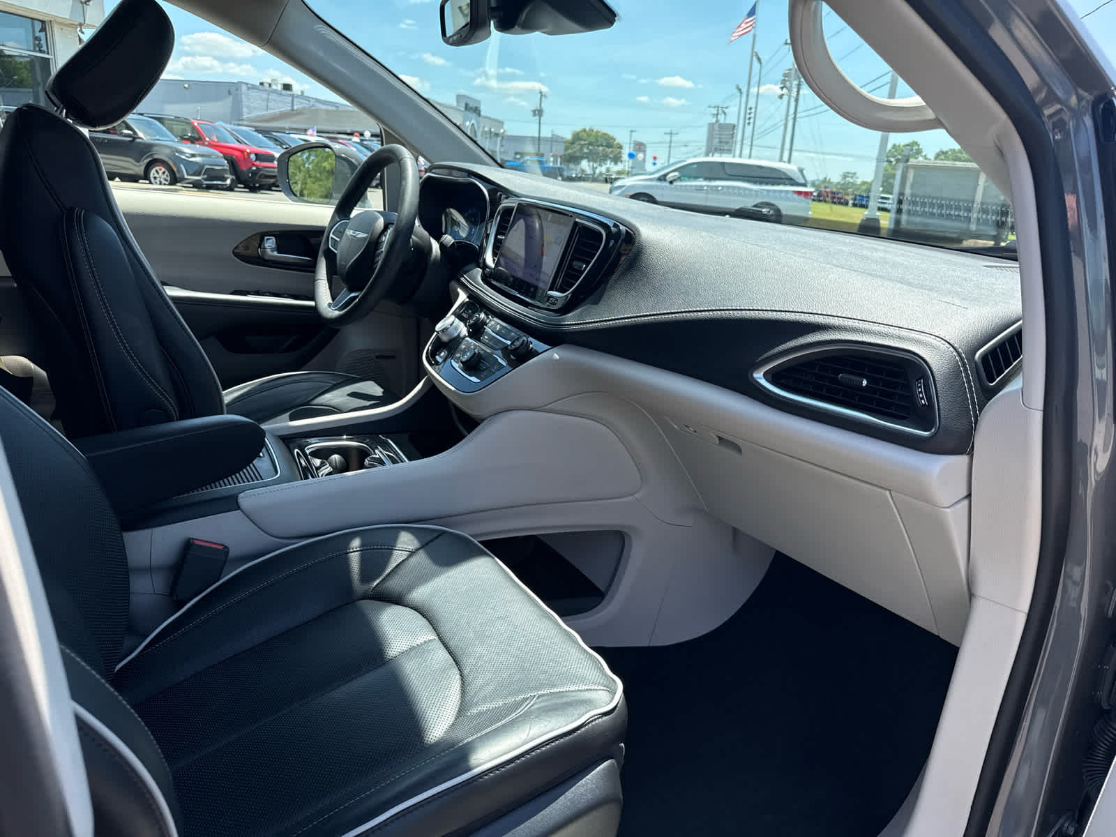 2022 Chrysler Pacifica Limited AWD