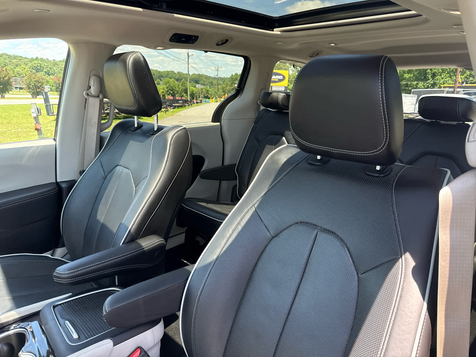 2022 Chrysler Pacifica Limited AWD