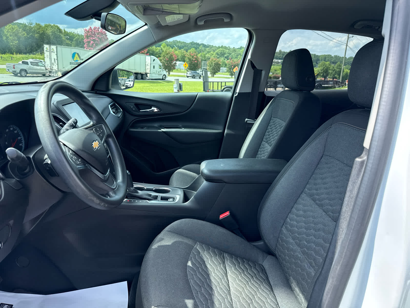 Used 2018 Chevrolet Equinox LT with VIN 2GNAXSEV9J6275611 for sale in Mount Airy, NC