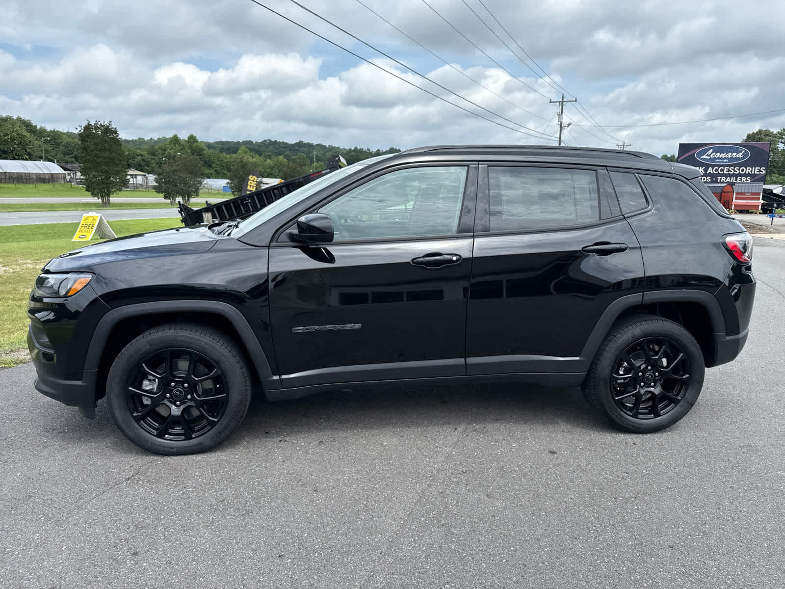 2025 Jeep Compass COMPASS LATITUDE 4X4