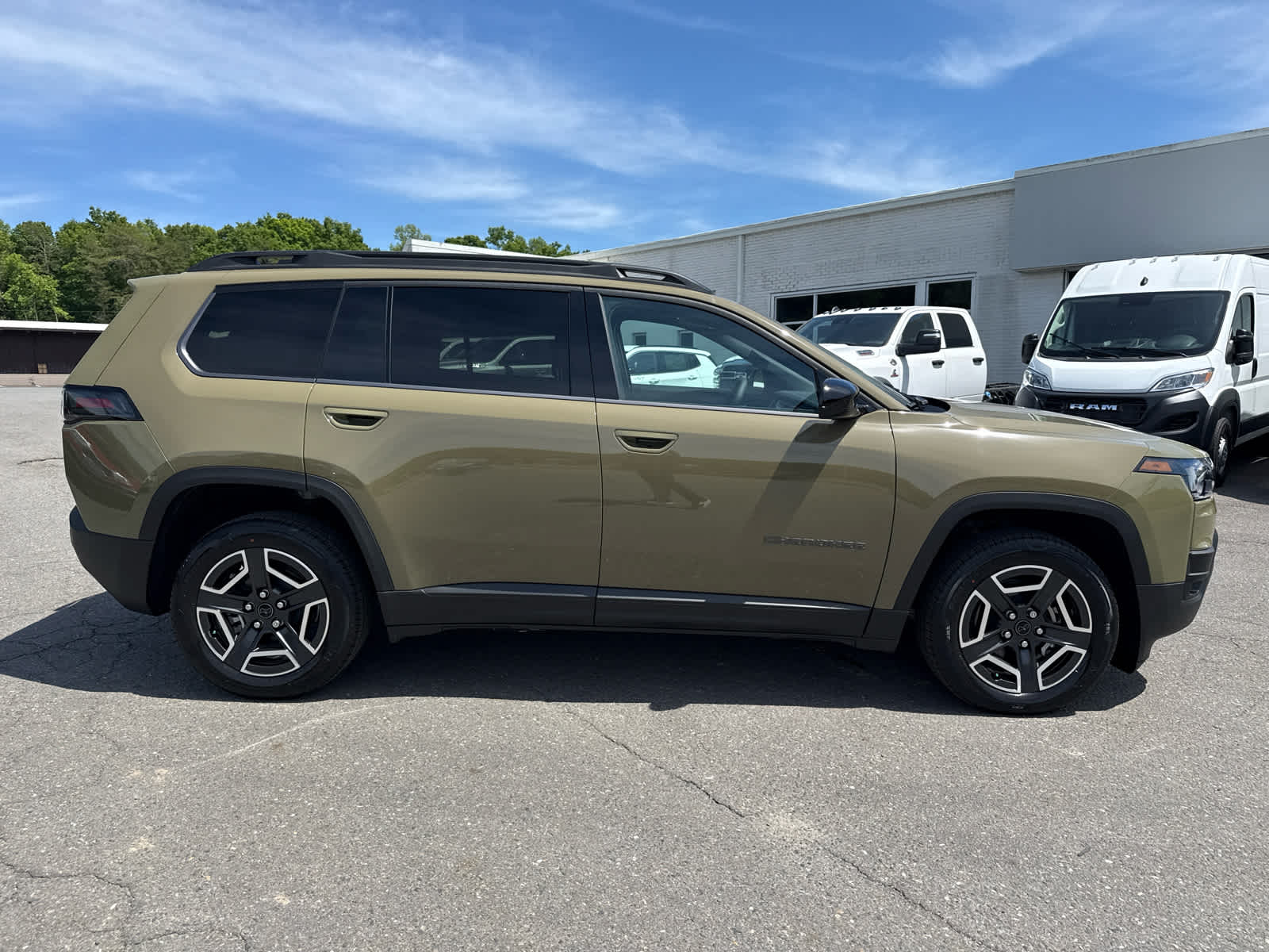 2026 Jeep Cherokee CHEROKEE LAREDO 4X4