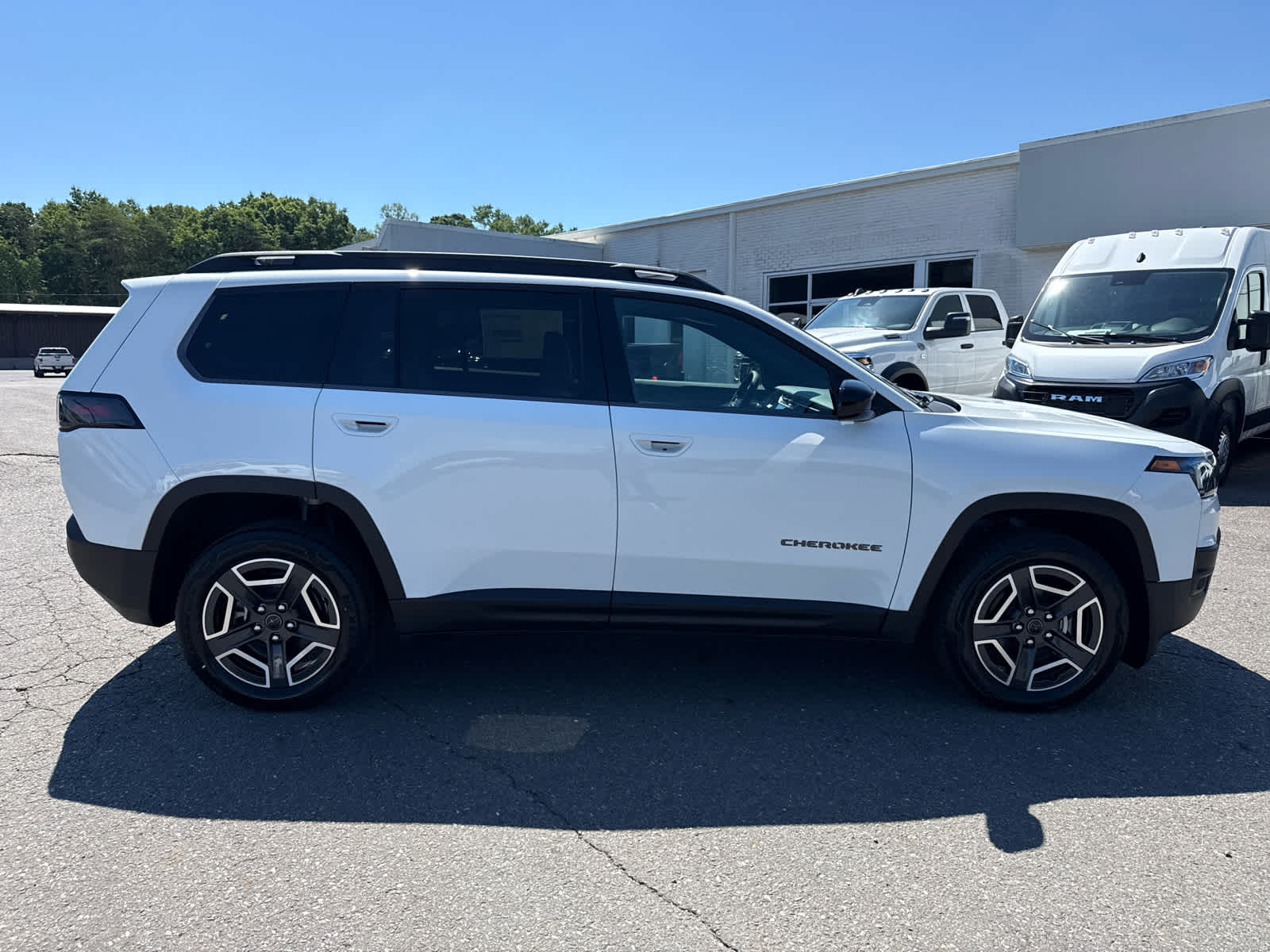 2026 Jeep Cherokee CHEROKEE LAREDO 4X4