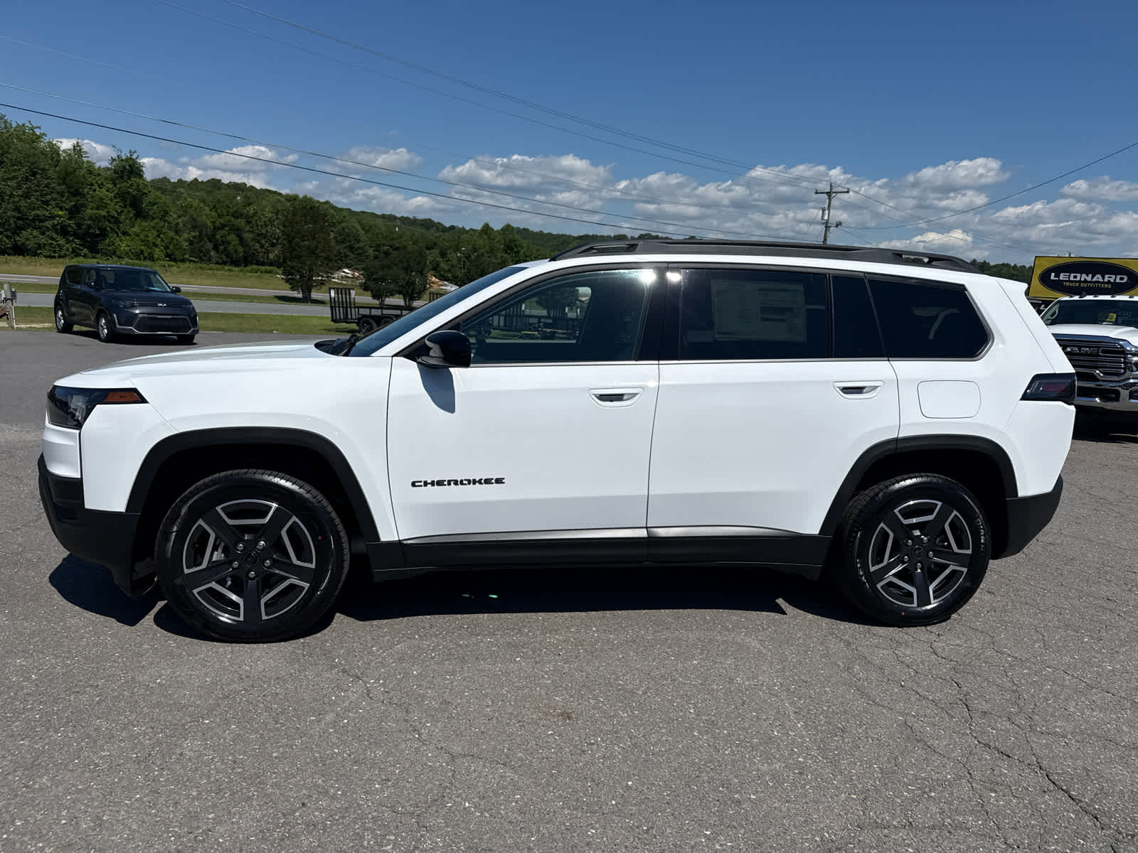 2026 Jeep Cherokee CHEROKEE LAREDO 4X4