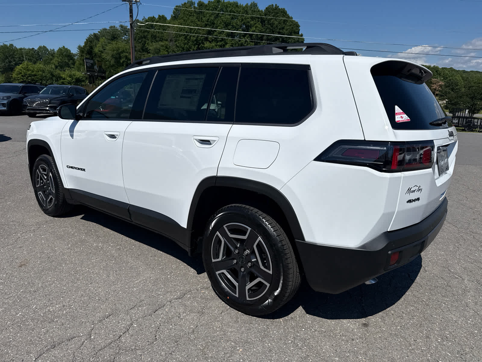 2026 Jeep Cherokee CHEROKEE LAREDO 4X4
