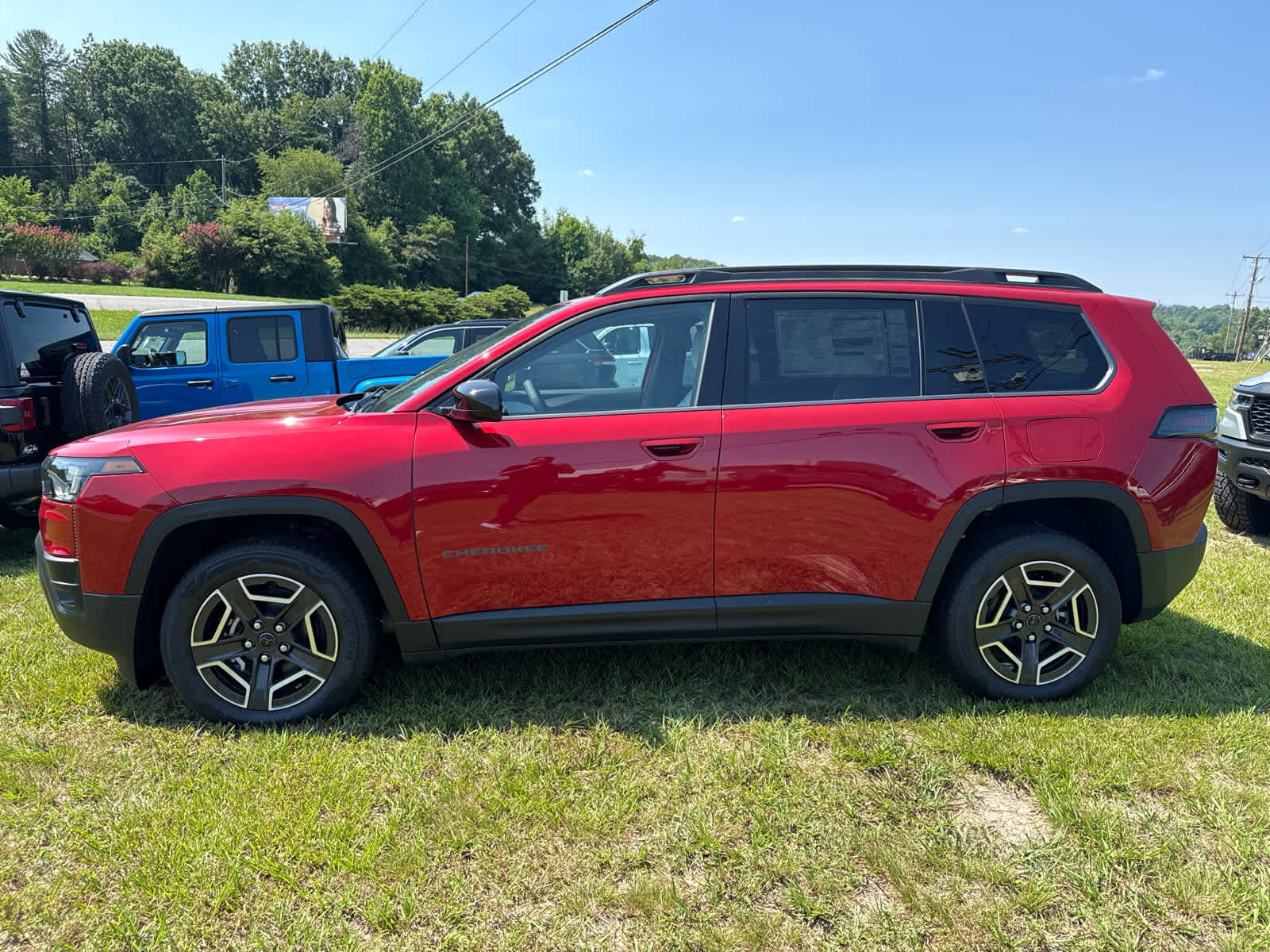 2026 Jeep Cherokee CHEROKEE LAREDO 4X4