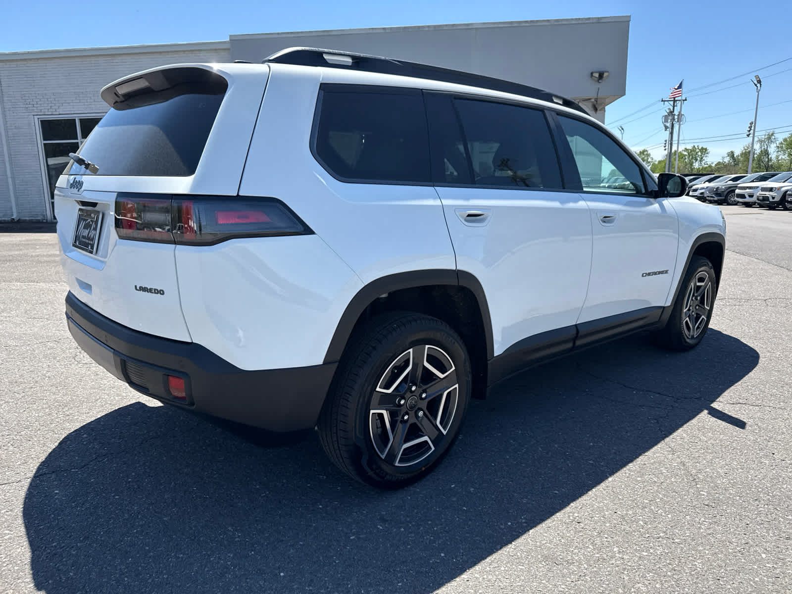 2026 Jeep Cherokee CHEROKEE LAREDO 4X4
