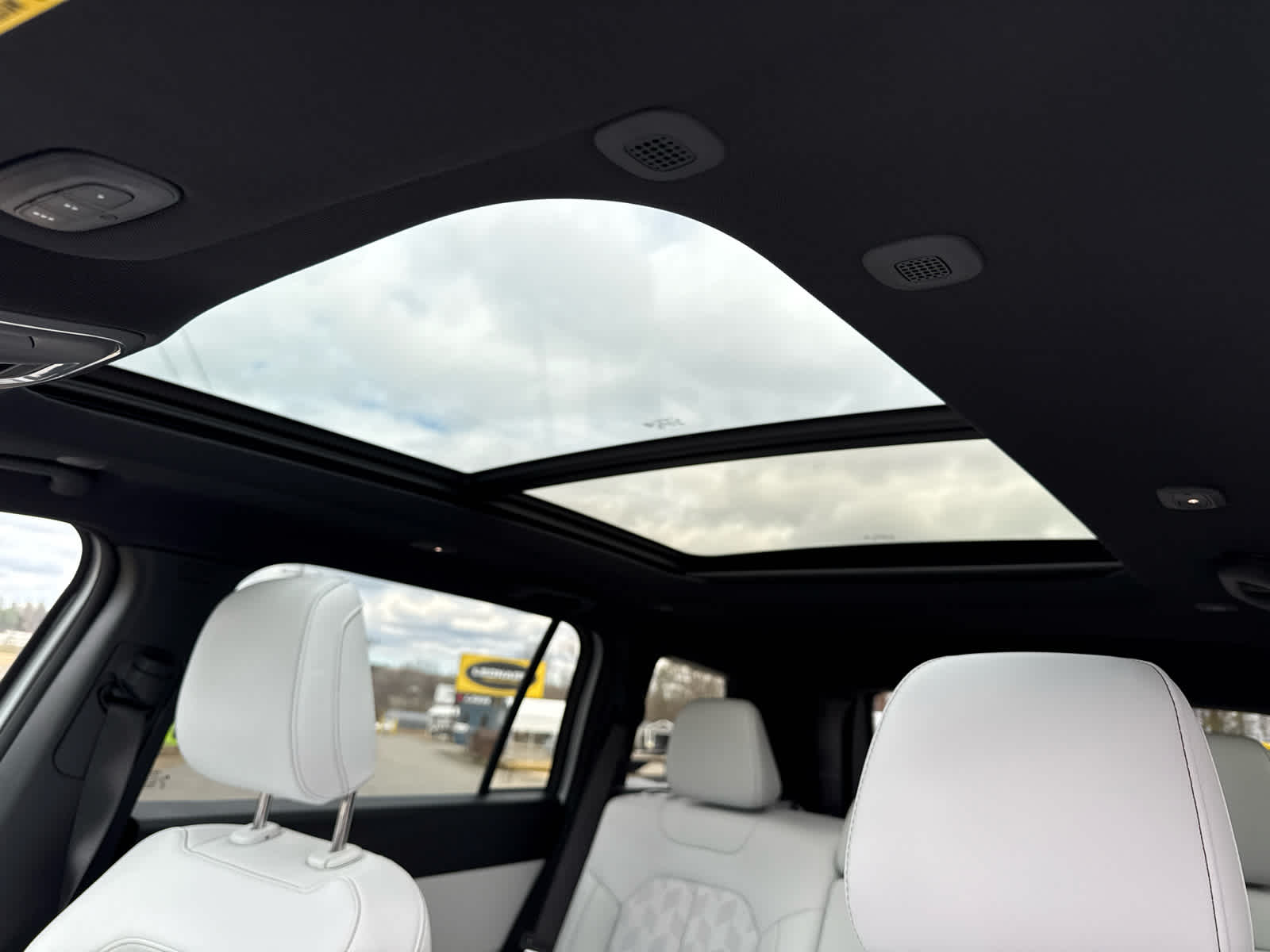 2026 Jeep Cherokee CHEROKEE OVERLAND 4X4