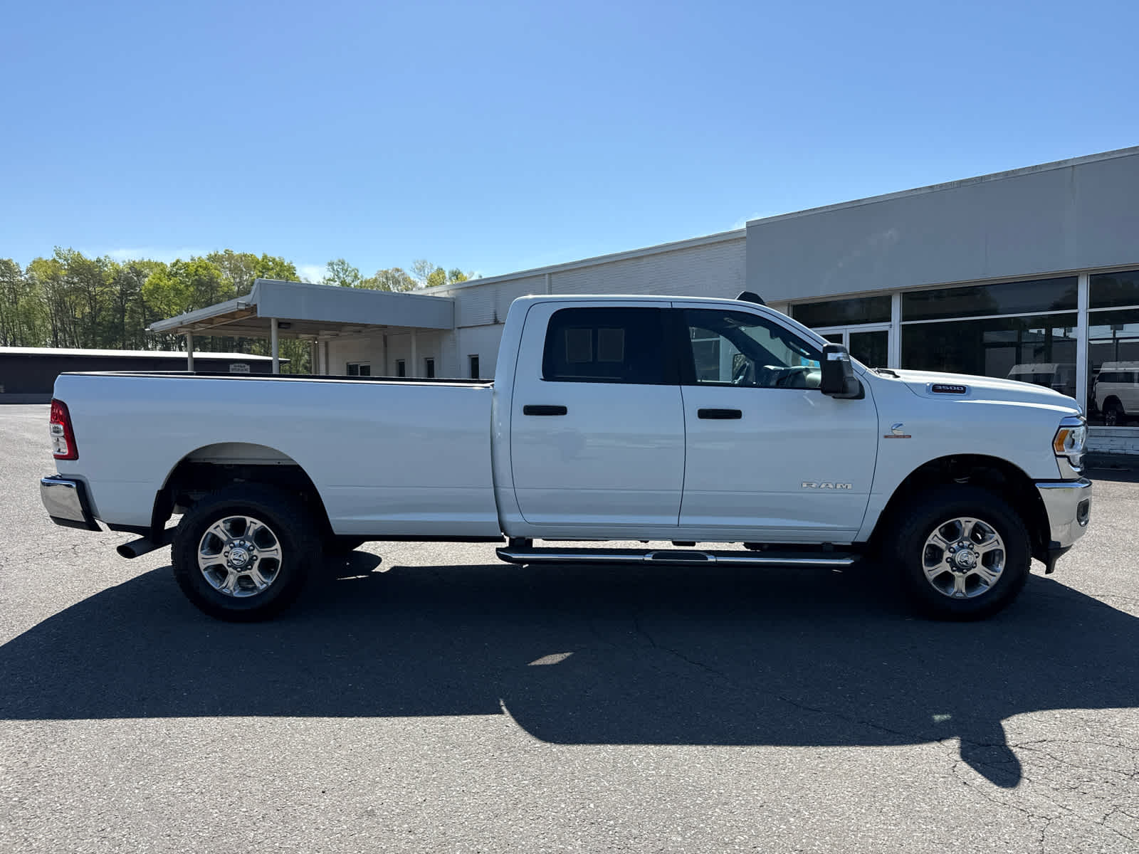 2024 RAM 3500 Big Horn Crew Cab 4x4 8' Box