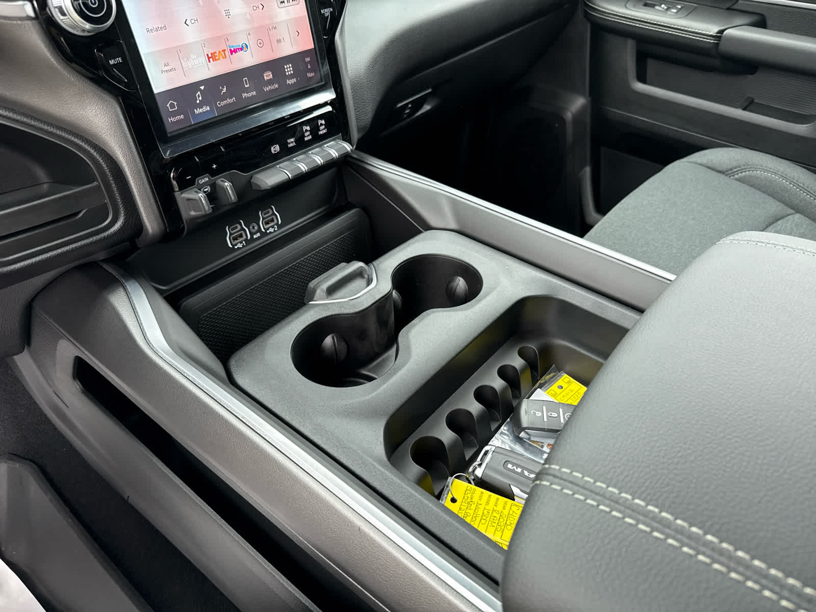 2025 RAM Ram 2500 RAM 2500 BIG HORN CREW CAB 4X2 8' BOX