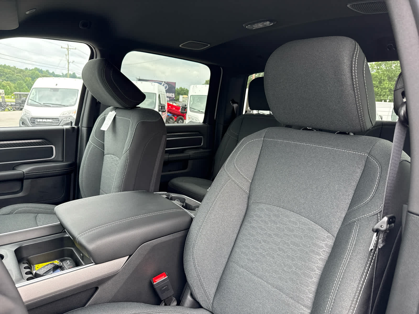 2025 RAM Ram 2500 RAM 2500 BIG HORN CREW CAB 4X2 8' BOX