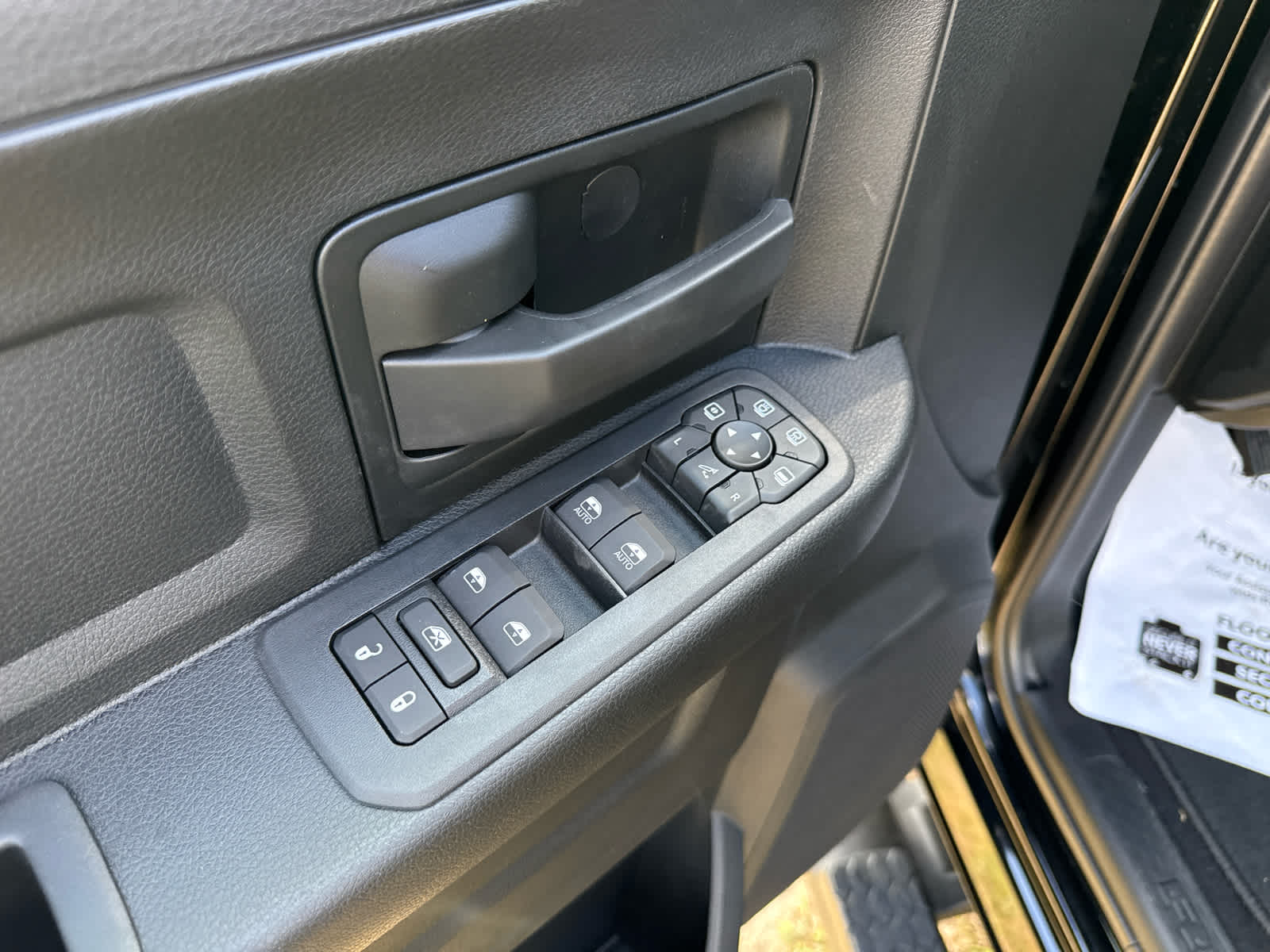 2026 RAM Ram 2500 RAM 2500 BLACK EXPRESS CREW CAB 4X4 6'4' BOX