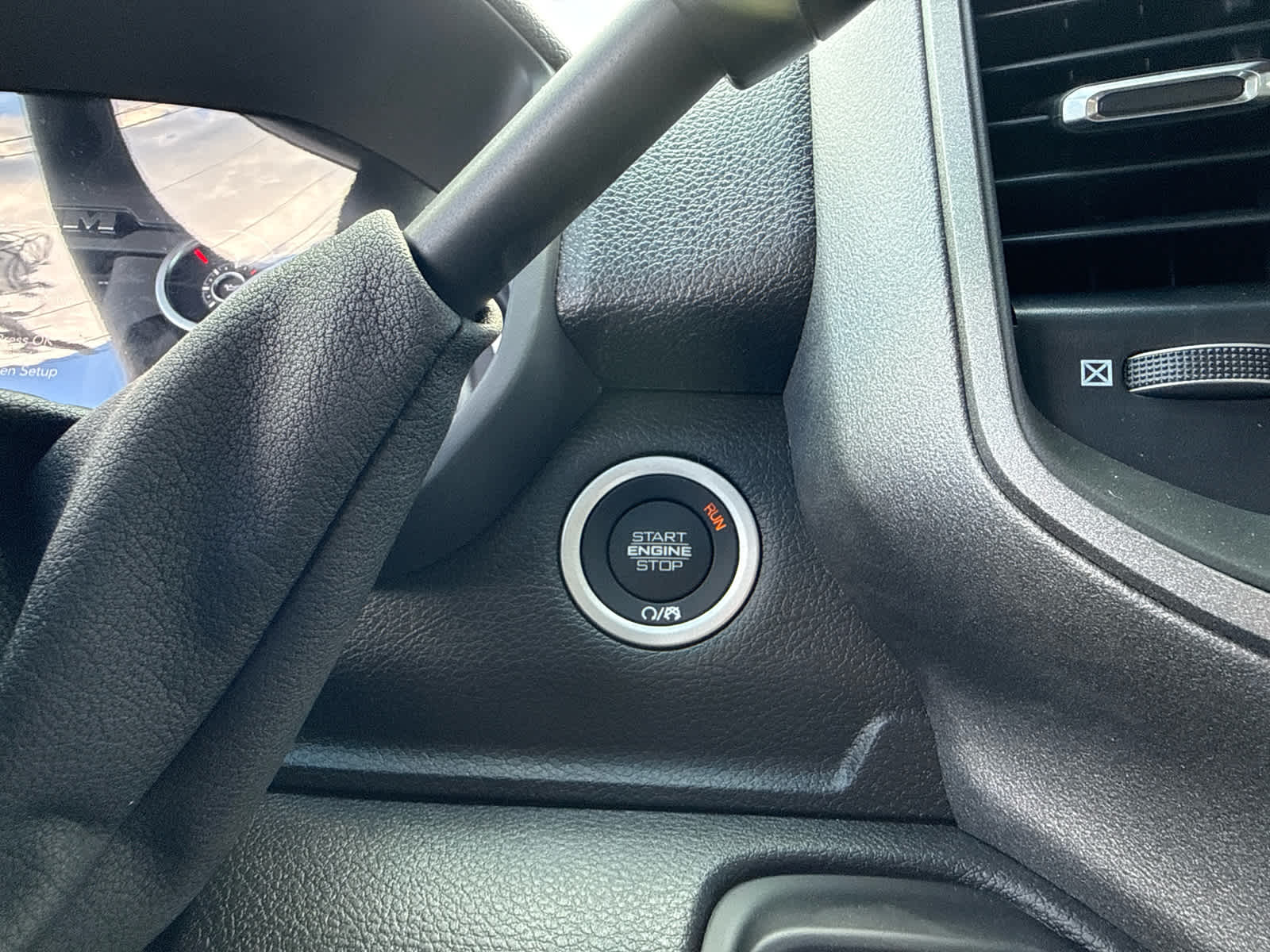 2026 RAM Ram 2500 RAM 2500 BLACK EXPRESS CREW CAB 4X4 6'4' BOX