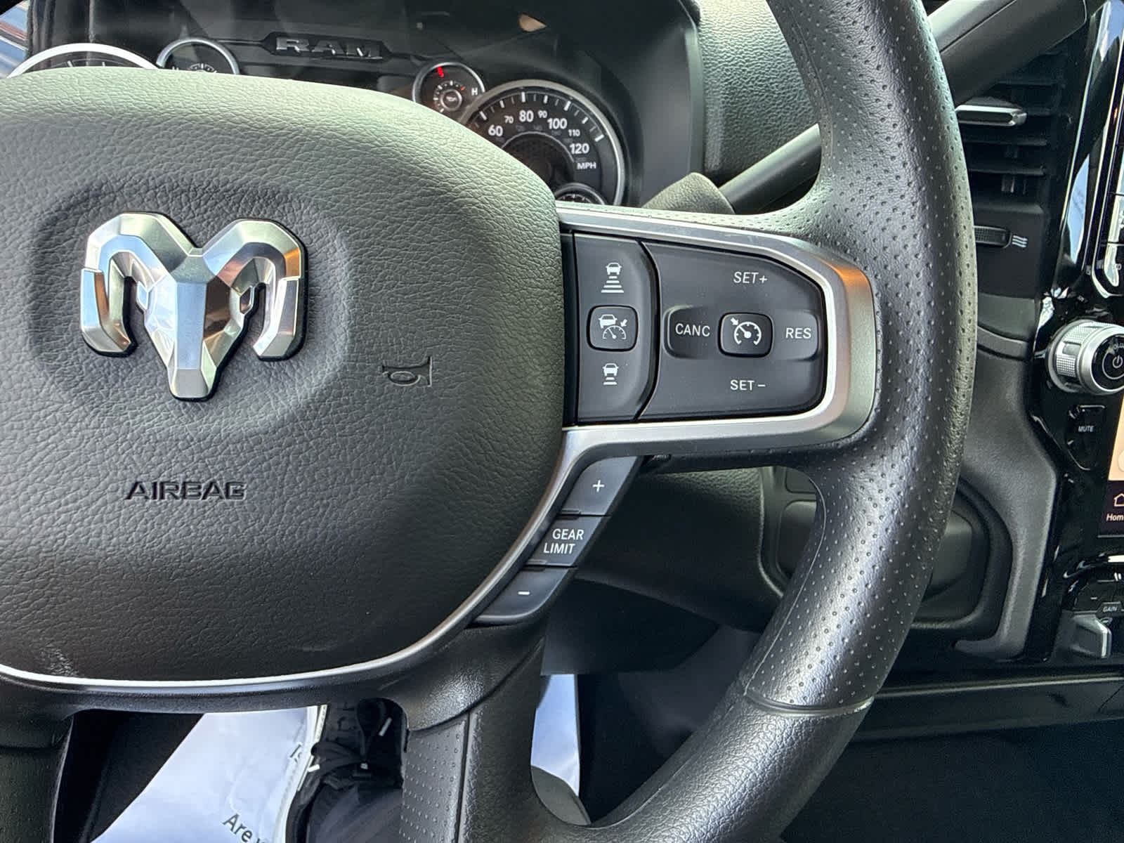 2026 RAM Ram 2500 RAM 2500 BLACK EXPRESS CREW CAB 4X4 6'4' BOX