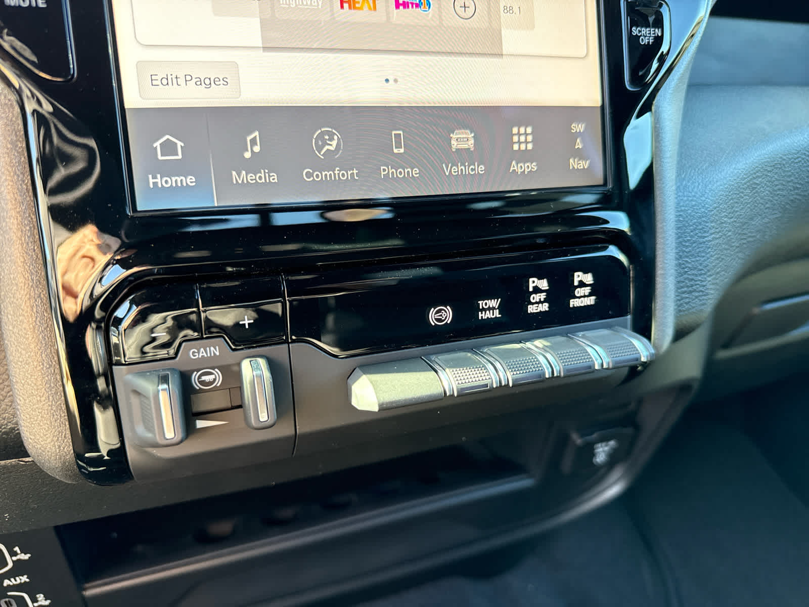 2026 RAM Ram 2500 RAM 2500 BLACK EXPRESS CREW CAB 4X4 6'4' BOX