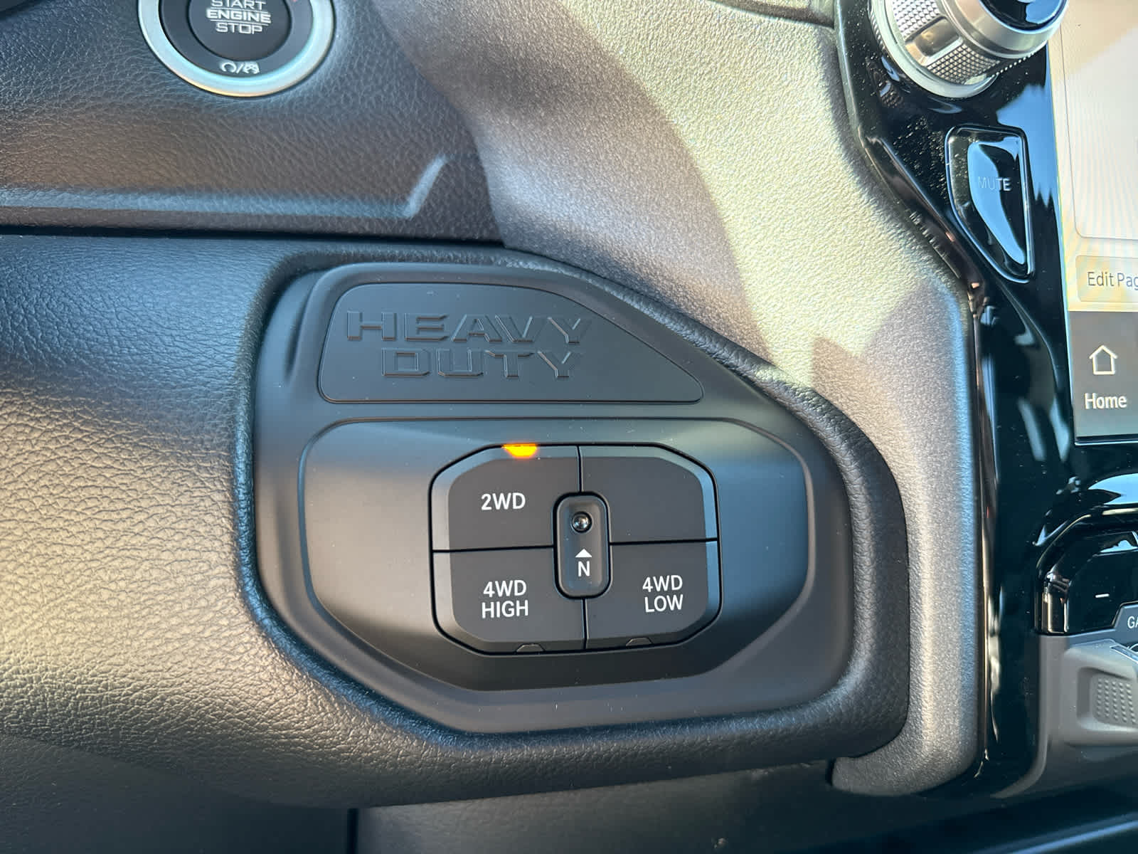 2026 RAM Ram 2500 RAM 2500 BLACK EXPRESS CREW CAB 4X4 6'4' BOX