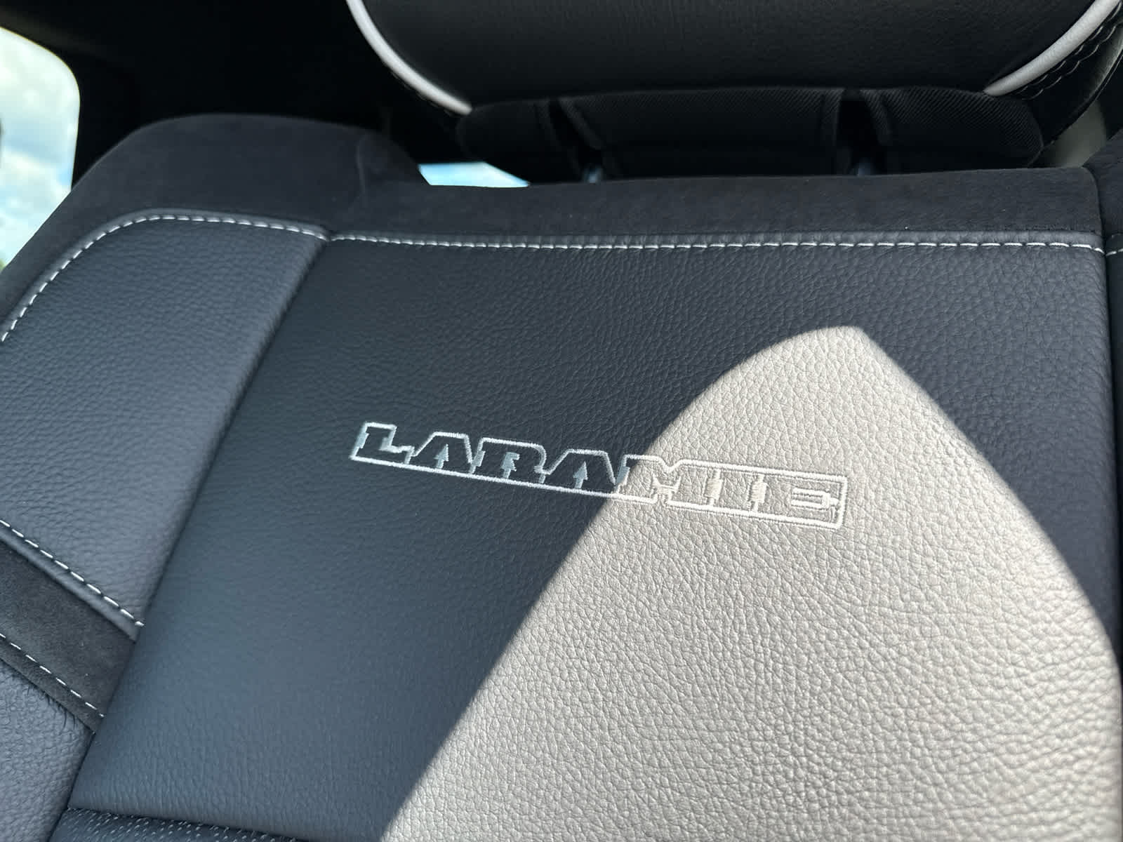 2025 RAM Ram 2500 RAM 2500 LARAMIE MEGA CAB 4X4 6'4' BOX