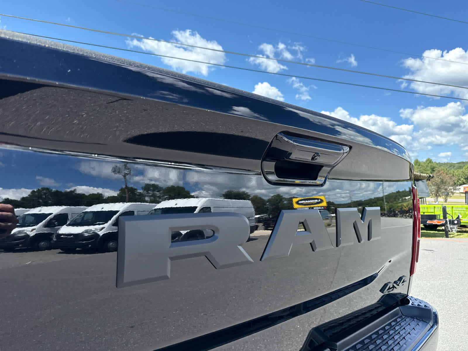 2025 RAM Ram 2500 RAM 2500 LARAMIE MEGA CAB 4X4 6'4' BOX