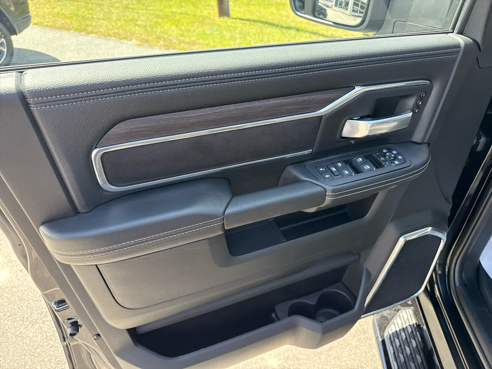 2025 RAM Ram 2500 RAM 2500 LARAMIE MEGA CAB 4X4 6'4' BOX