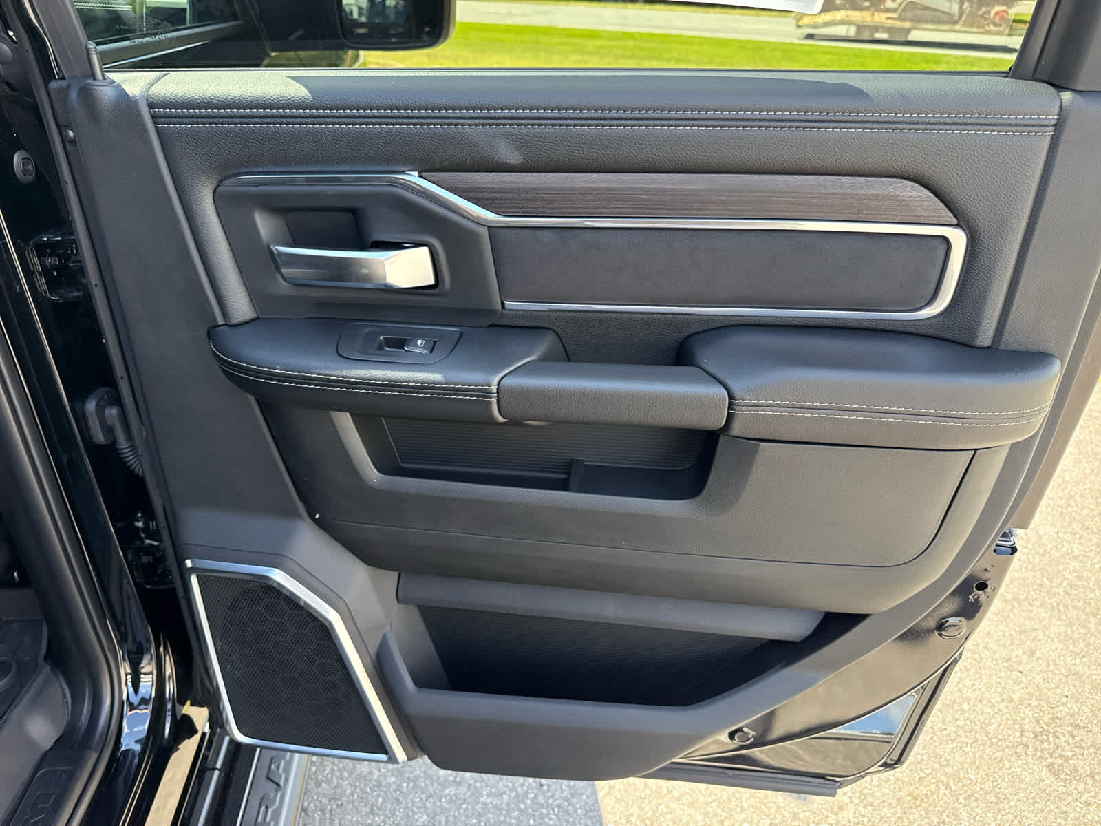 2025 RAM Ram 2500 RAM 2500 LARAMIE MEGA CAB 4X4 6'4' BOX