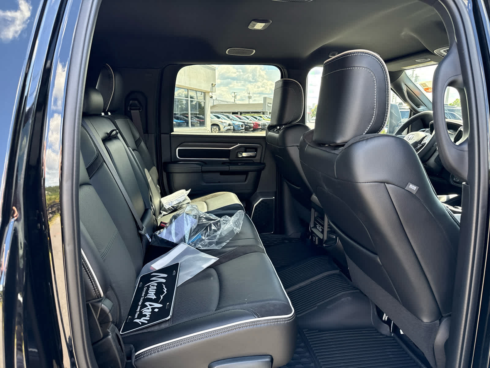 2025 RAM Ram 2500 RAM 2500 LARAMIE MEGA CAB 4X4 6'4' BOX