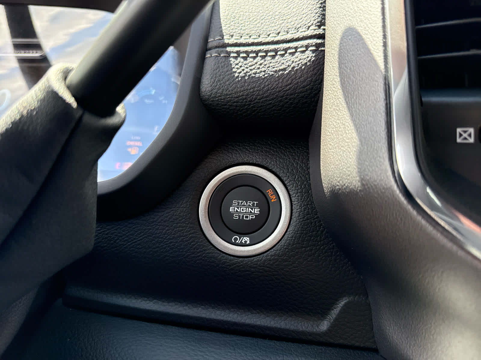 2025 RAM Ram 2500 RAM 2500 LARAMIE MEGA CAB 4X4 6'4' BOX