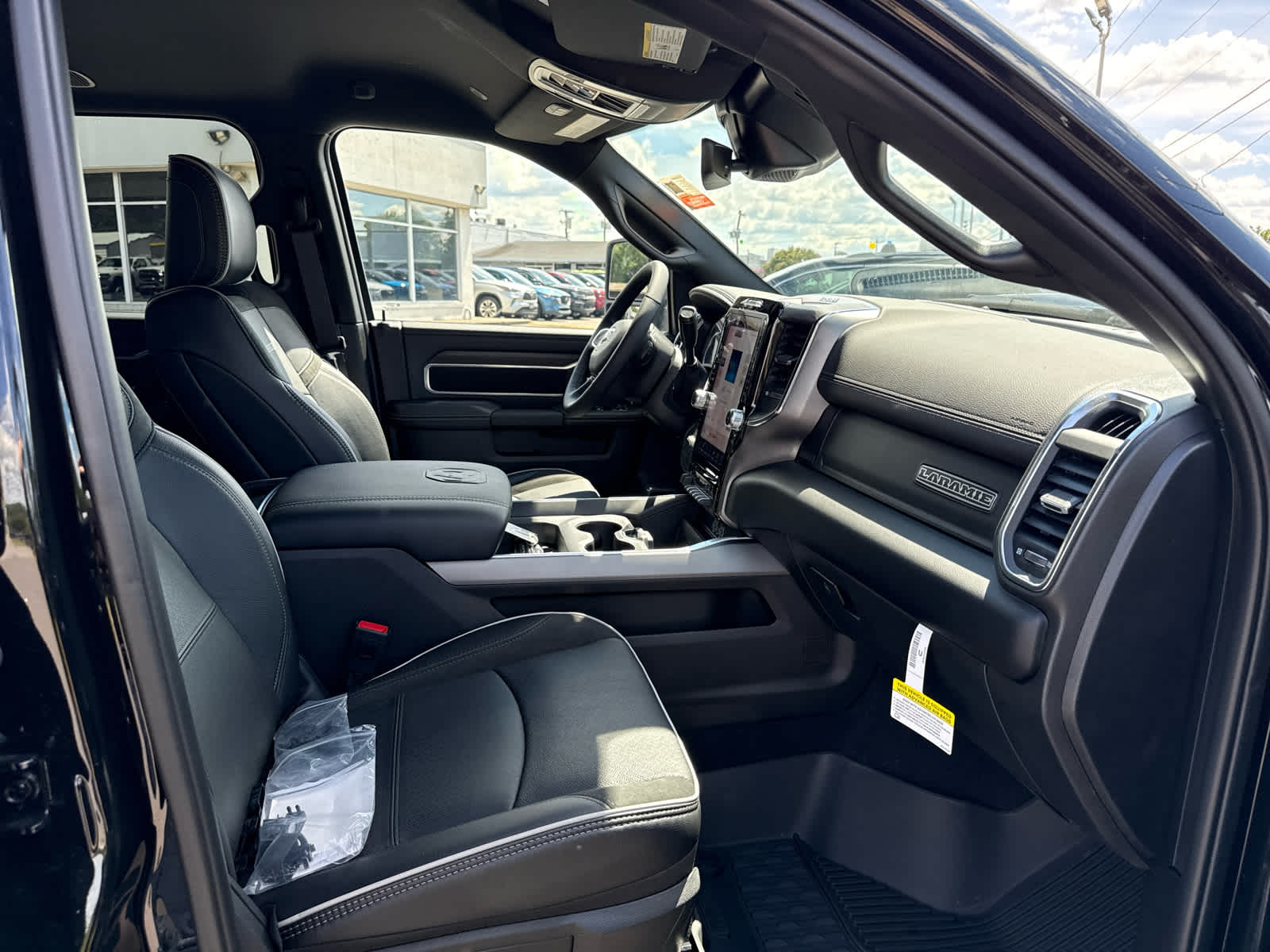 2025 RAM Ram 2500 RAM 2500 LARAMIE MEGA CAB 4X4 6'4' BOX